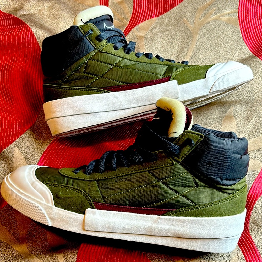 Nike Green and Black High-Top Sneakers